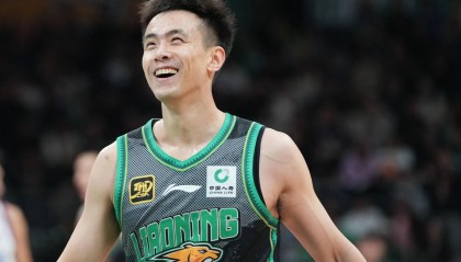 MK体育app下载-赵继伟：年薪高达600万，曾拿4次CBA总冠军，妻子是人艺话剧演员
