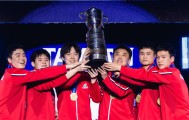 MK体育官方网站-10胜0负夺冠+MVP！国乒26岁第一巨头吃蛋糕庆生：王皓打造新真核