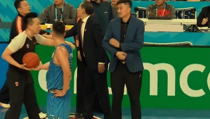 周琦13+8！赵睿3中1仅得5分一言难尽，广东宏远3分险胜北京首钢队